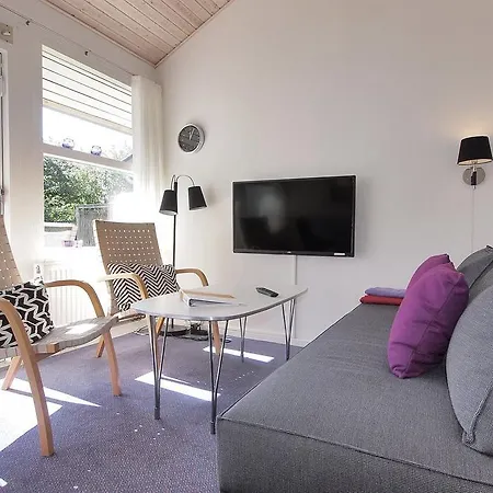 Two-bedroom Marielyst 01 * Bøtø By