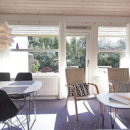 Two-bedroom Marielyst 01 * Bøtø By